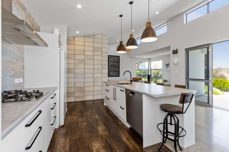 16 Pelorus Avenue Poraiti_5