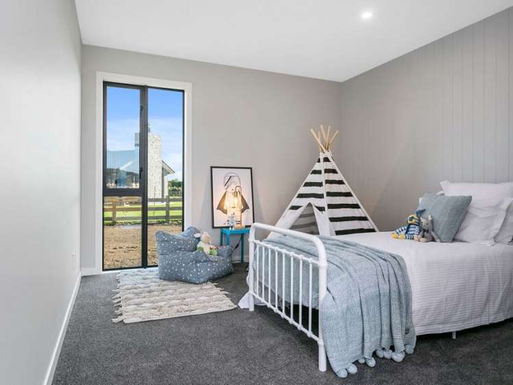 37 Alan Livingston Drive Cambridge_16