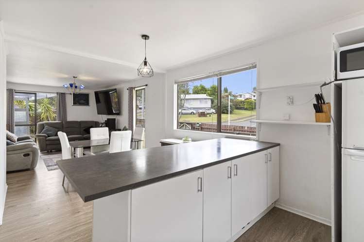 21 Fitzherbert Avenue West Harbour_9