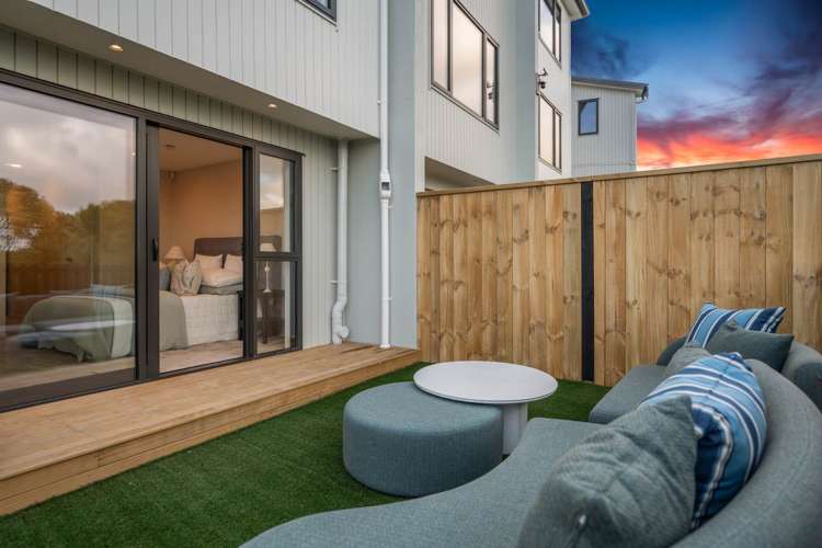 18/929-933 East Coast Road Torbay_10