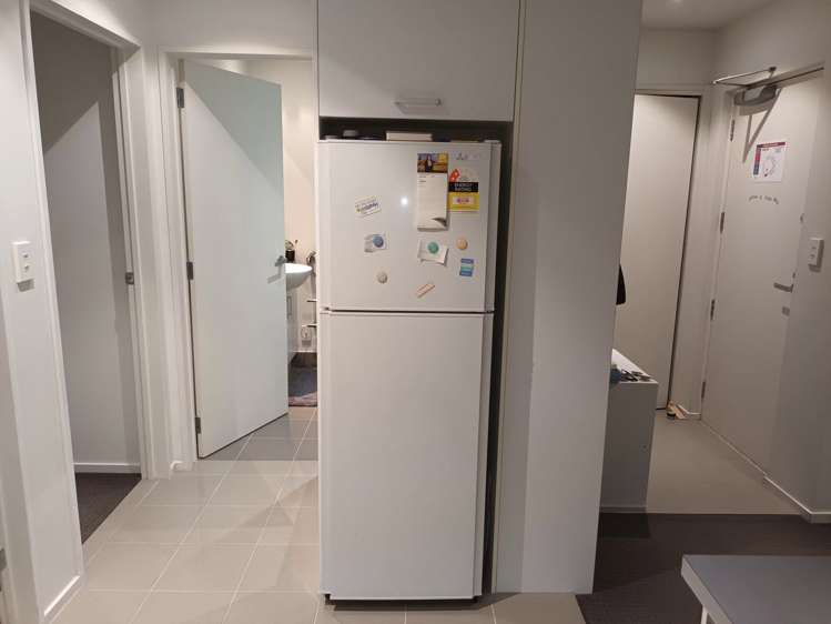 E14/71 Spencer Road Oteha_13