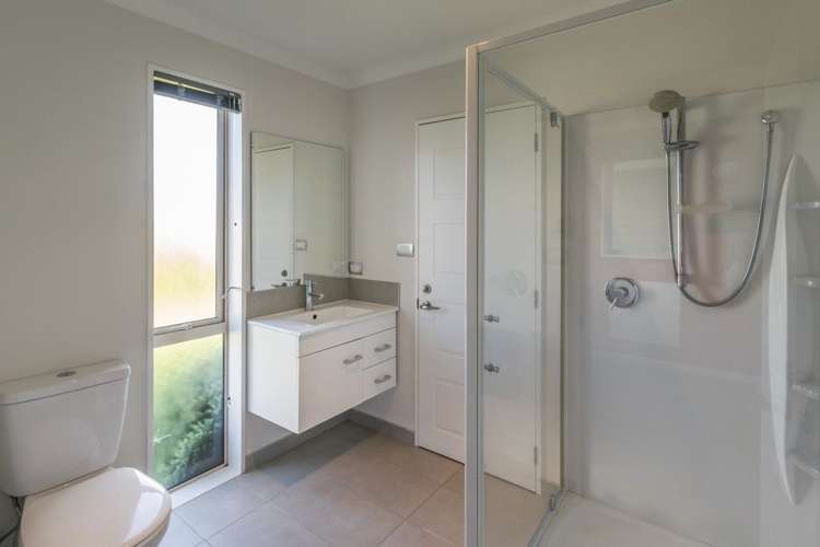 3 Elm Grove Amberley_13