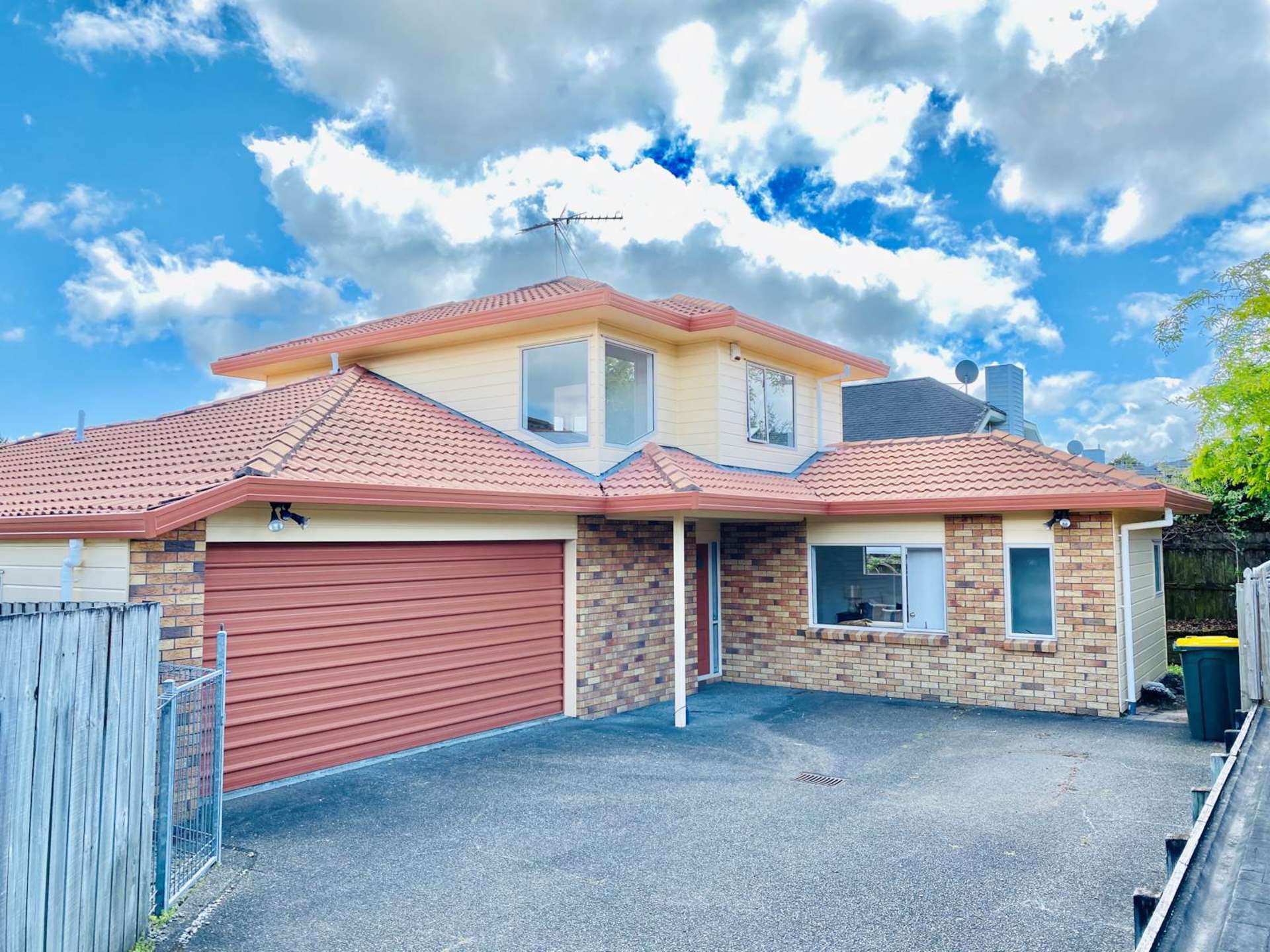 2/4 Delamare Court Sunnynook_0