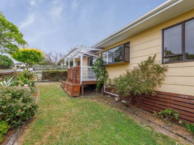 19 Heatherlea Heights Feilding_1