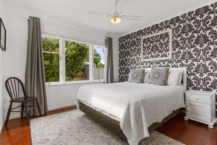 45 Golf Road New Lynn_9