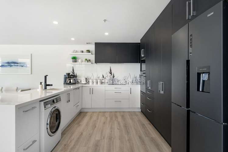 3A/1 Marine Parade Mt Maunganui_12