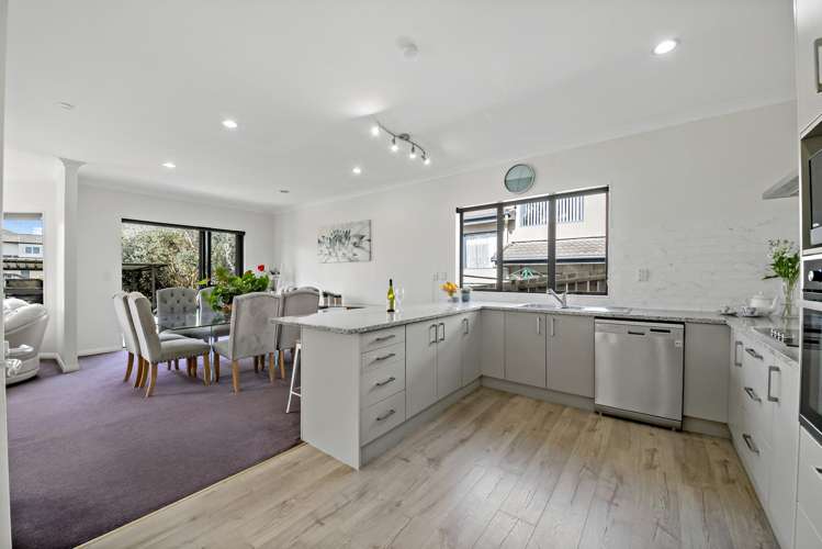 66 Saralee Drive Manurewa_5