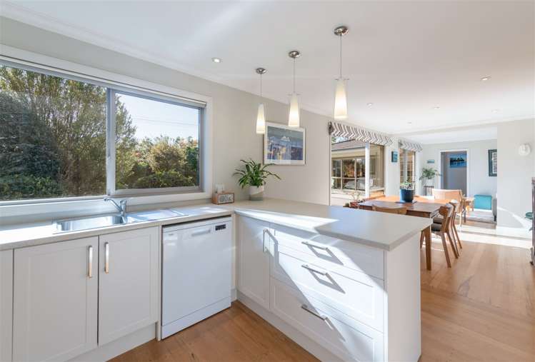 7 Neale Avenue Stoke_11