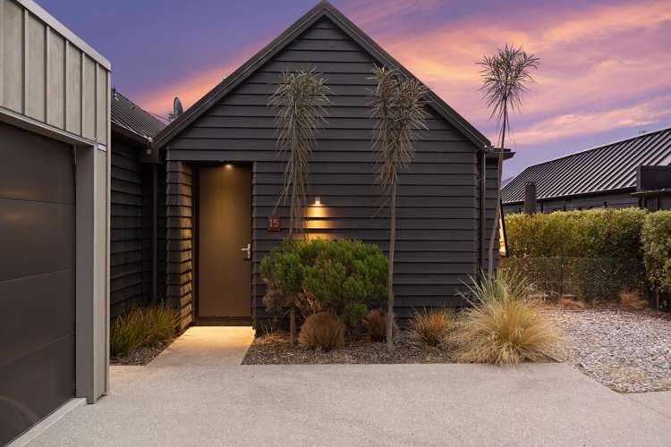 15 McKenzies Shute Jacks Point_17