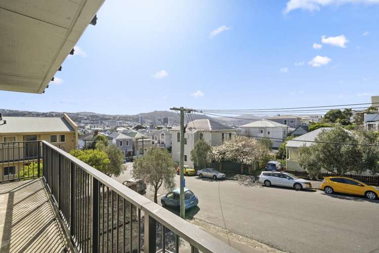 3/4 Derby Street Mount Victoria_2