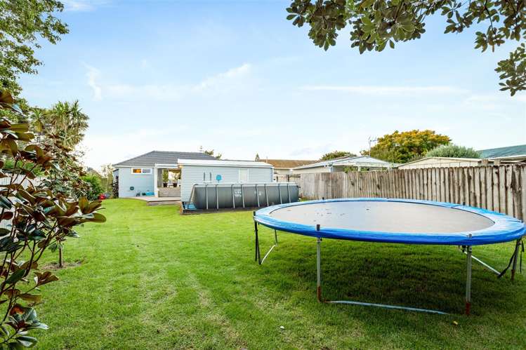 27 Gill Avenue Te Atatu Peninsula_16