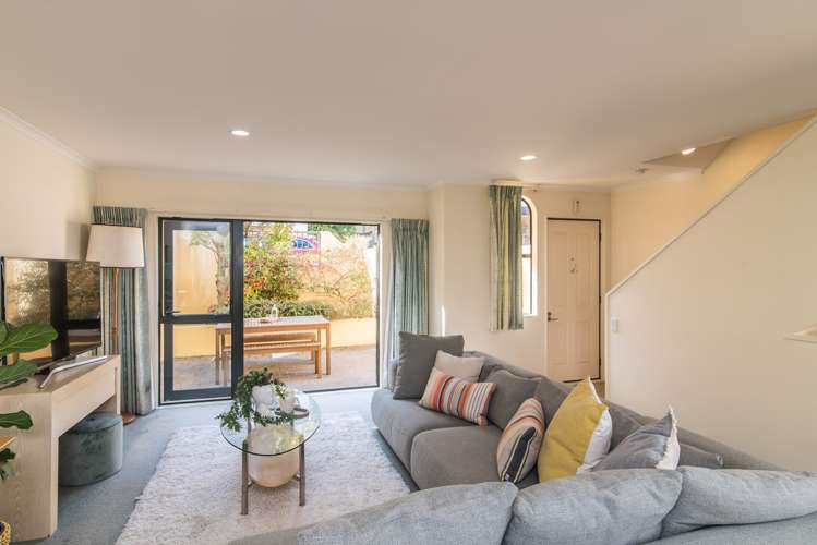 85 Hill Street Thorndon_2