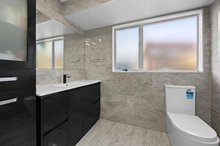 2 Libnai Avenue Clover Park_14