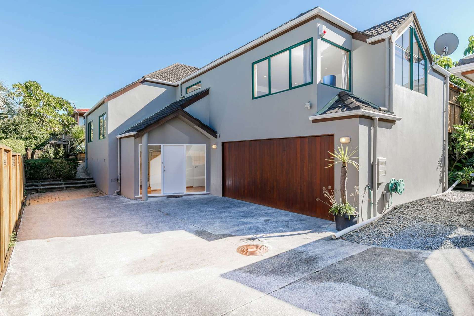 2/10 East Coast Road Milford_0