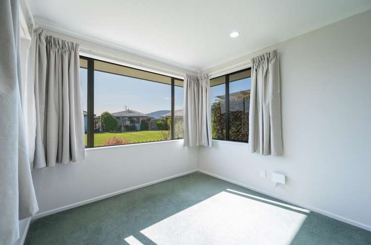 25 Ivy Crescent Richmond_9