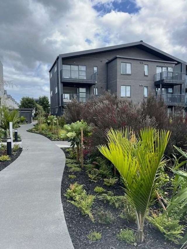 8/8 Glidepath Road Hobsonville