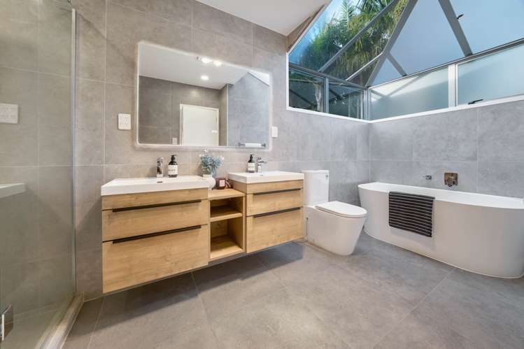 49 Weatherly Road Torbay_24