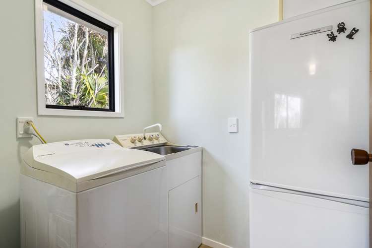 6 Lowell Place Massey_15