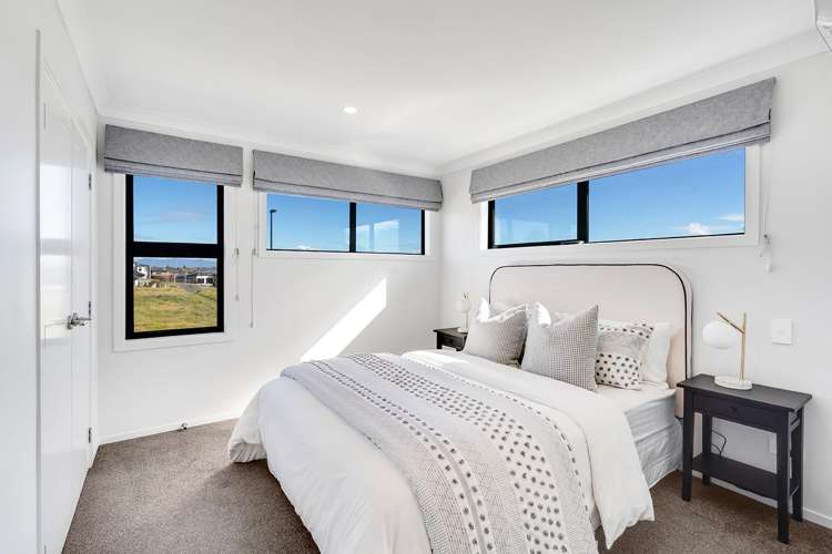 2/8 Jennian Avenue Rototuna_17