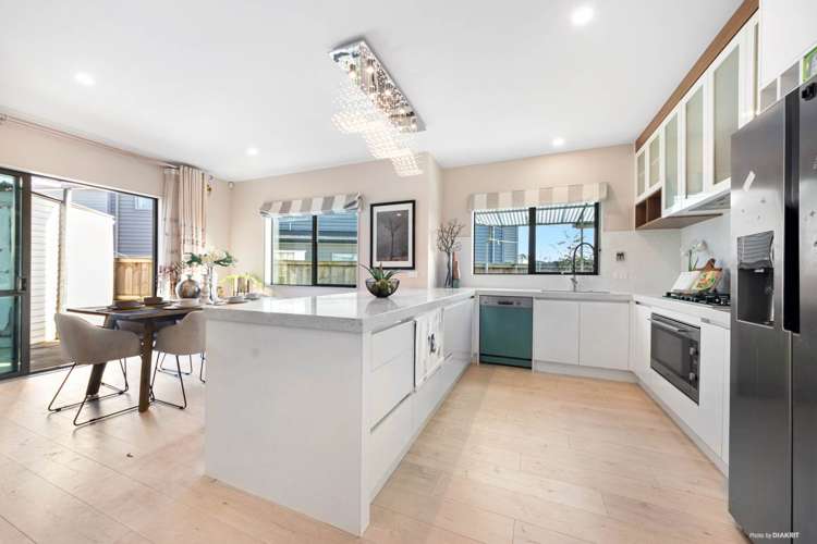 8 Cloghfin Place Flat Bush_3