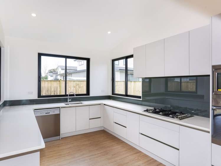 27 Andalusian Way Karaka_5