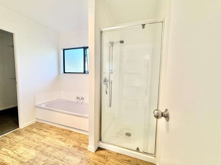 77 Meadowvale Rise Titirangi_13