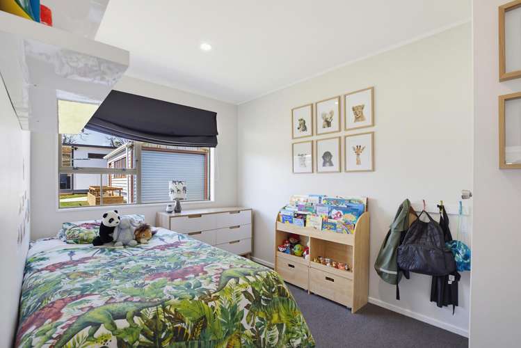 94 Omapere Street Whitby_12