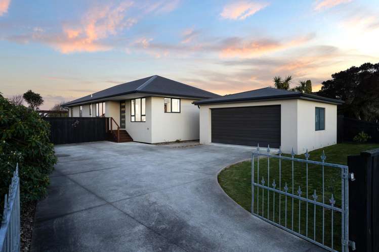 14 Farnborough Street Aranui_3