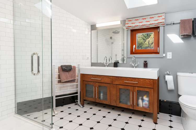 485 Marine Drive Charteris Bay_12