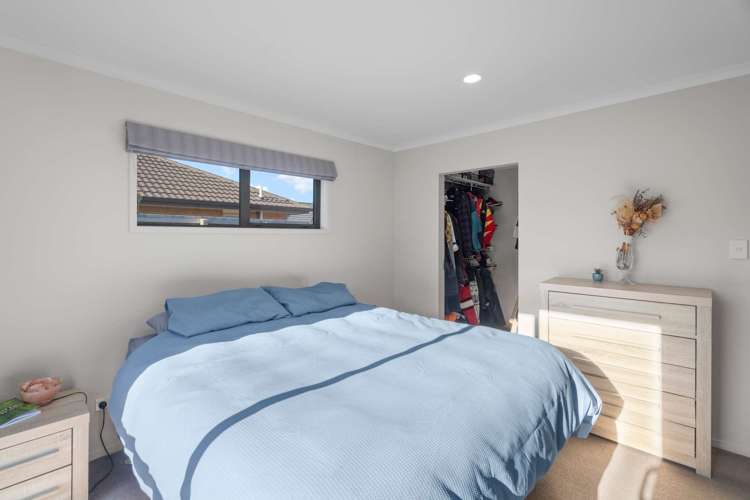 39 Faringdon Boulevard Rolleston_11