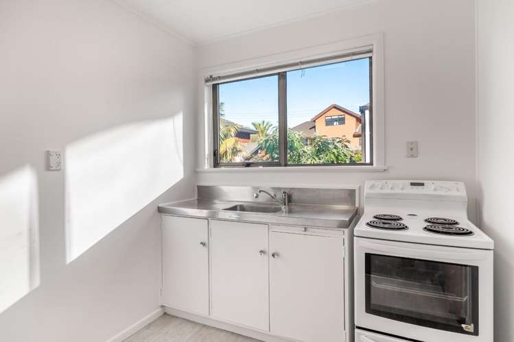 2/1546 Dominion Road Extension 10044_6