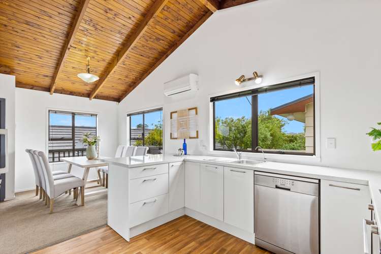 116 Whangaparaoa Road Red Beach_4