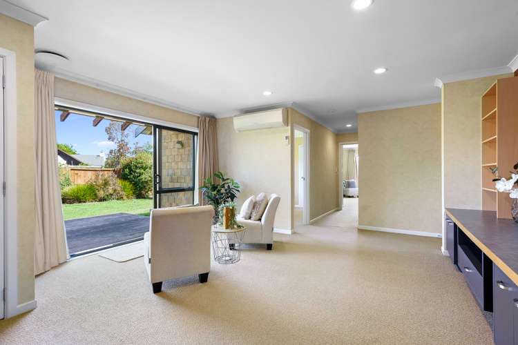 200 The Oaks Drive Leamington_10