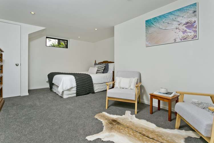 2/64 Langana Avenue Browns Bay_11