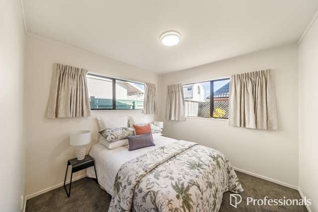 65 Totara Crescent Woburn_4