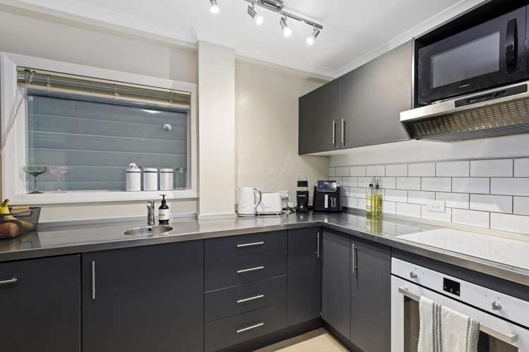 212/15 Holland Street_3