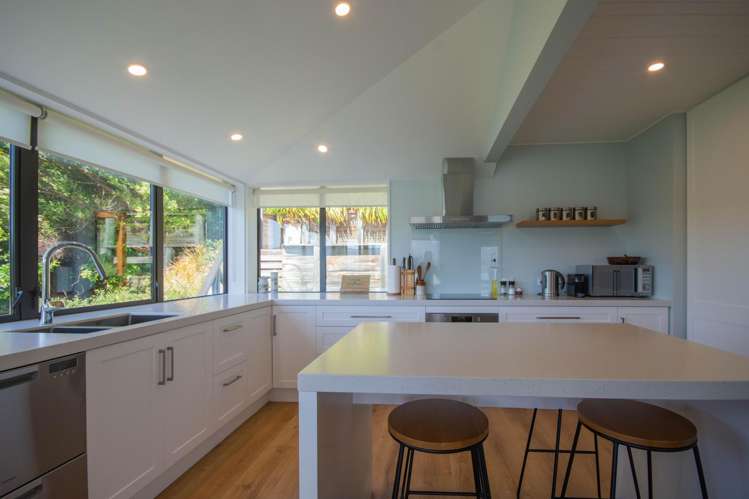 11 Settlers Hill Akaroa_13