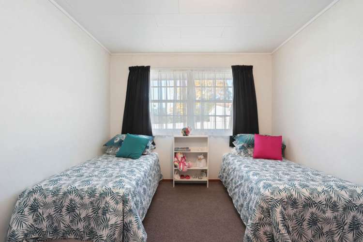 13 Karo Place Glendene_16