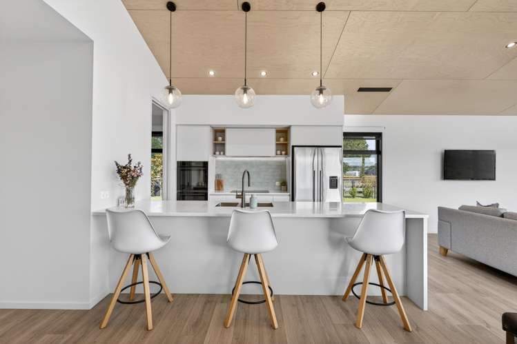 22 Eric Crozier Road_1