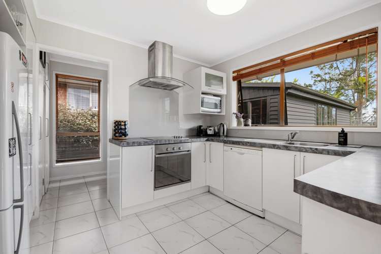 215 Parkhurst Road Parakai_15