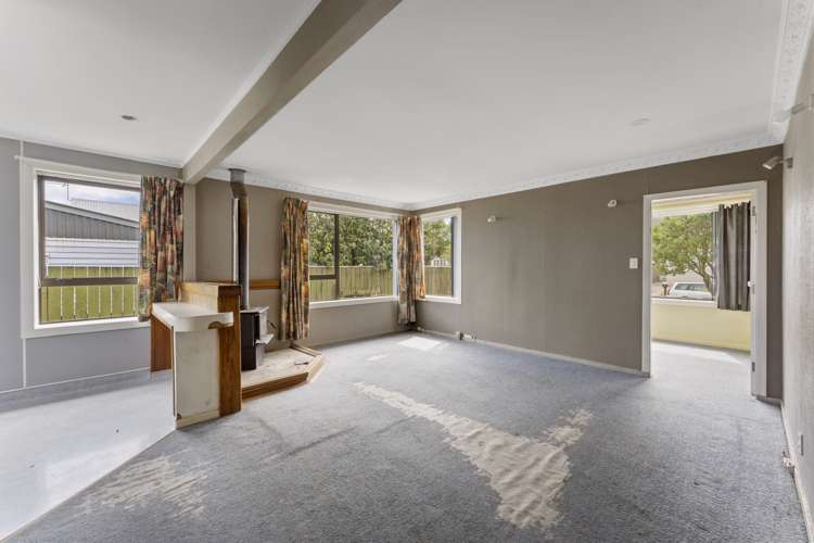 2 Gibson Crescent Naenae_11