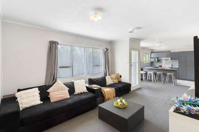 2/52 Te Kanawa Crescent Henderson_4