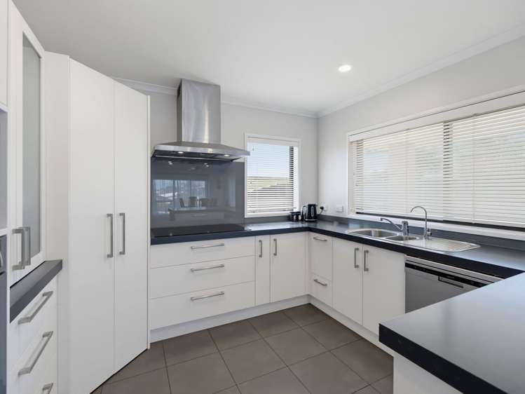 21 Omega Place Coastlands_9