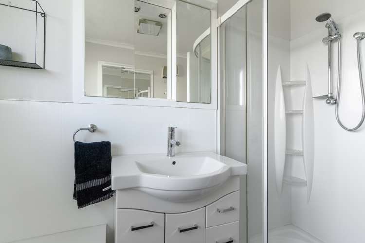 75 Albert Street Winton_12