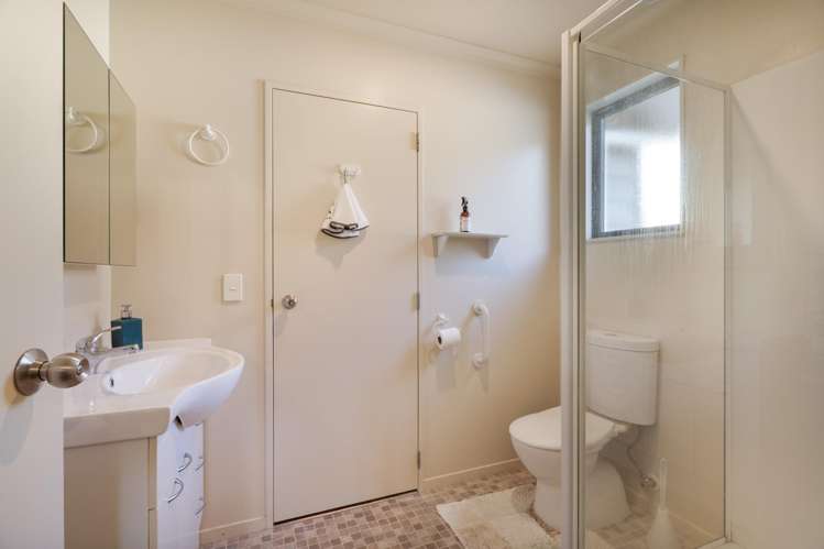 1a Chester Road Tawa_10