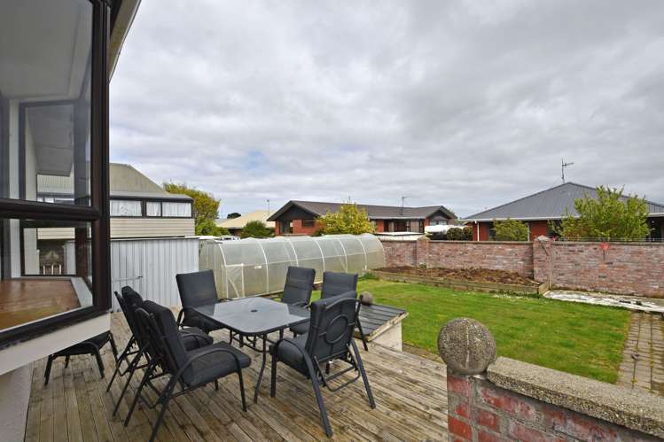 708 Queens Drive Waikiwi_15