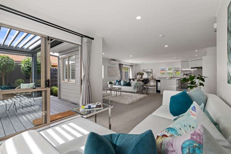 17 Lushington Place Huntington Park_2