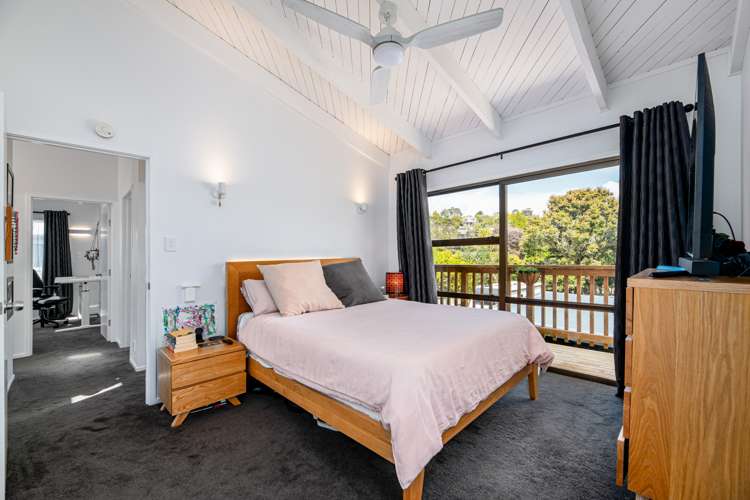5 Derwent Crescent Titirangi_10