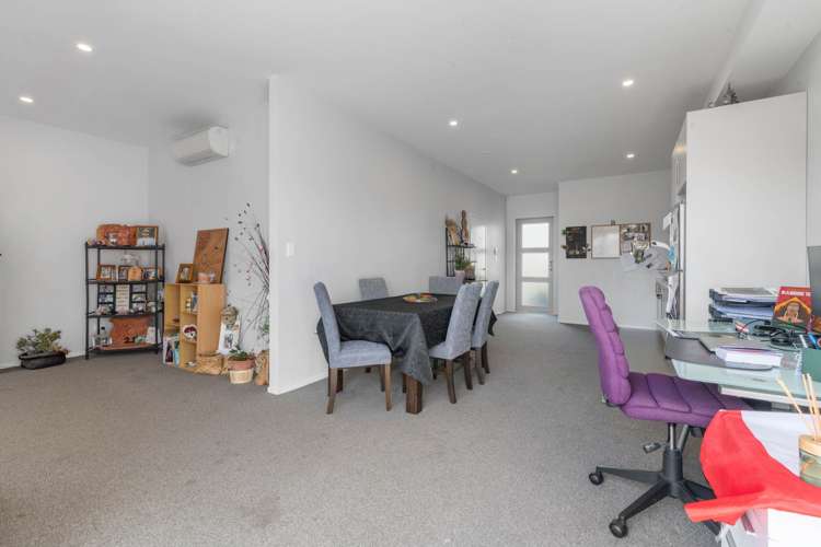 37/11 Ray Small Drive_4