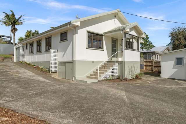 Central Onerahi stunner plus sleepout